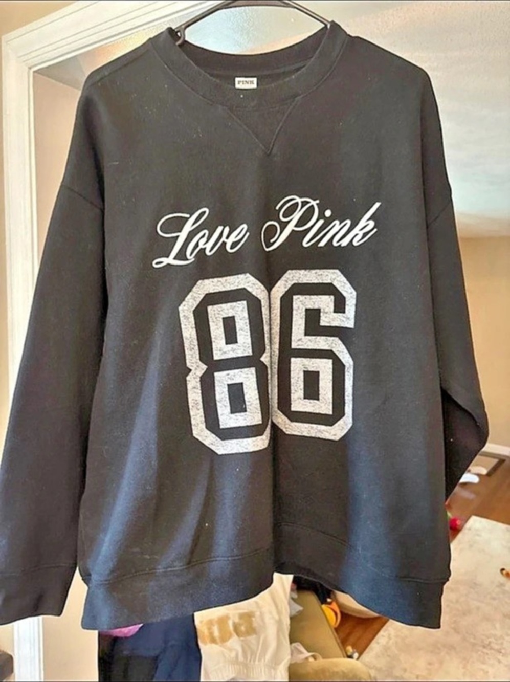 PINK Love Pink 86 sweatshirt Graphic Sweatshirt in Black Size Large Like New